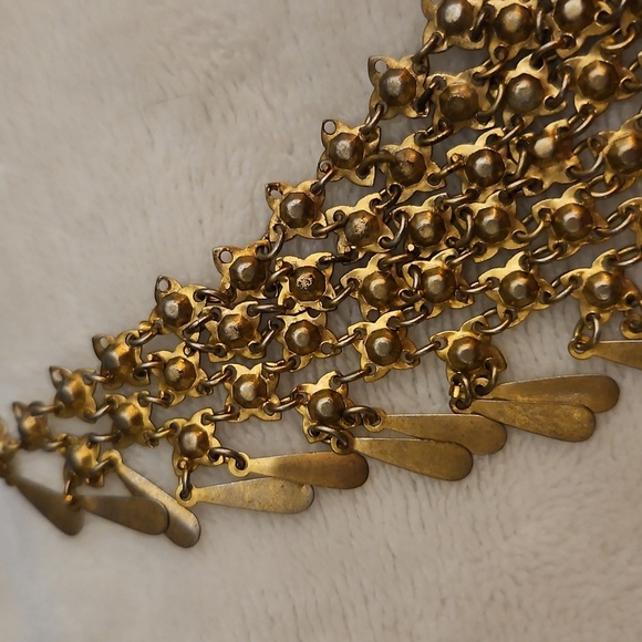Antique Chainmaille V-Shape Fringe Bib Necklace - Picture 4 of 11